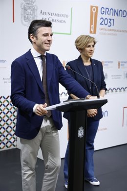 Los concejales de Presidencia y de Protección Ciudadana de Granada, Jorge Saavedra y Ana Agudo