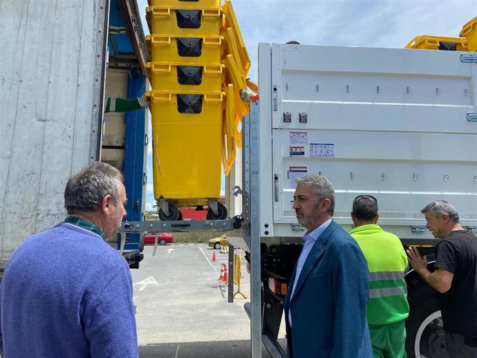 El Ayuntamiento de Ávila envía cerca de 500 contenedores a municipios valencianos afectados por la DANA.