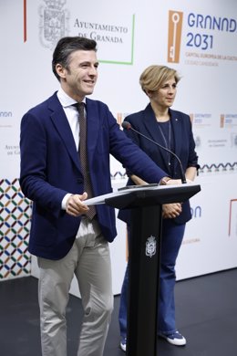 Los concejales de Presidencia y de Protección Ciudadana de Granada, Jorge Saavedra y Ana Agudo