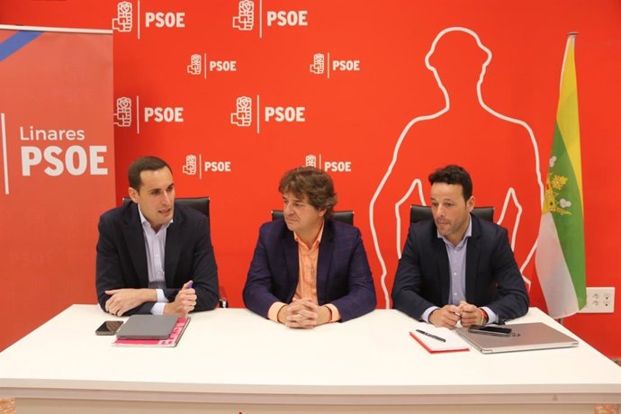 Juan Latorre (izq), Javier Ayala (c) y Javier Perales (dcha)