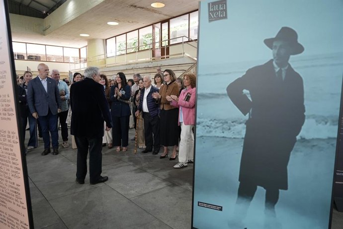 Bizkaiko Aldundiak Lauaxeta omendu du Laukizen bere jaiotzaren 120. Urteurrenean