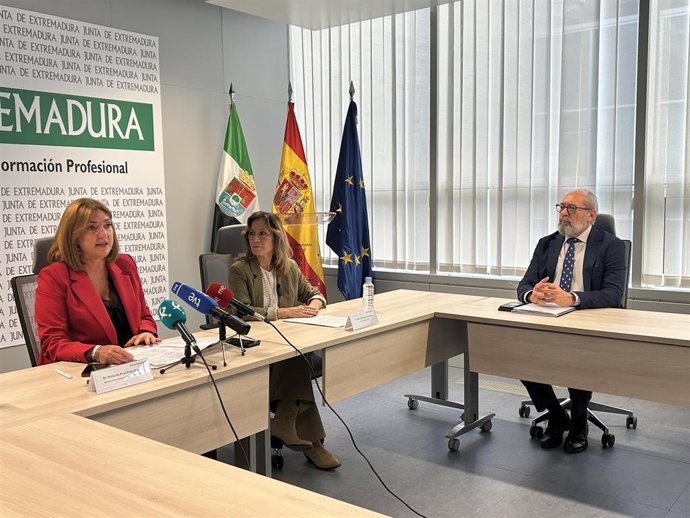 La secretaria general de Educación y Formación Profesional, María del Pilar Pérez, y la secretaria general de Empleo, María José Nevado, presentan la oferta de las enseñanzas de Formación Profesional para el curso 2025/26,