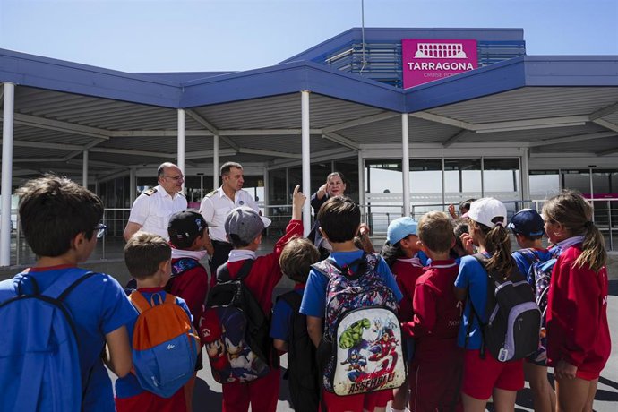 Visita de los escolares al Port de Tarragona.