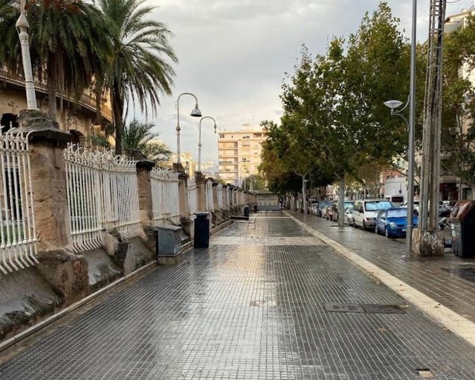 Calle recién limpiada por el equipo de Palma a punt