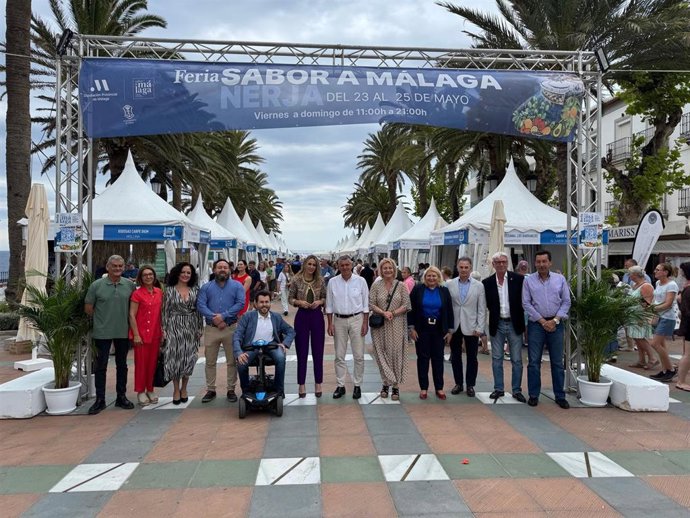 La diputada provincial Sandra Extremera y el alcalde de Nerja, José Alberto Armijo, han inaugurado la feria, que durante todo el fin de semana congregará a productores, chefs locales y público en general para celebrar la riqueza gastronómica y cultural