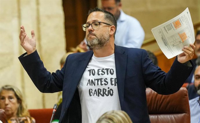 El portavoz del Grupo Mixto-Adelante Andalucía, José Ignacio García, durante su intervención en la sesión de control en el pleno del Parlamento de Andalucía. A 22 de mayo 2025, en Sevilla (Foto de archivo).