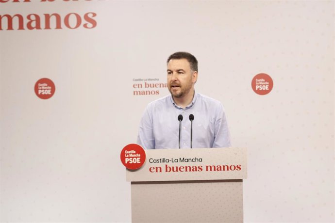 El portavoz de Empleo y Agricultura del grupo socialista en las Cortes de Castilla-La Mancha, Antonio Sánchez Requena.