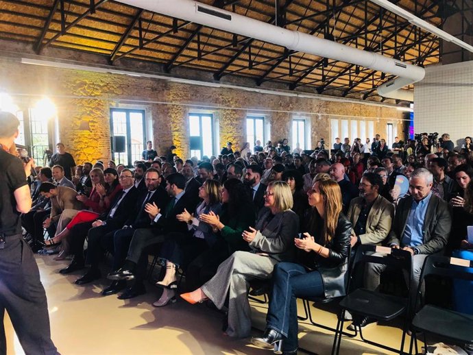 La secretaria de Estado de Digitalización e Inteligencia Artificial, María González Veracruz, y el alcalde de Murcia, José Ballesta, visitan el Hub Audiovisual de Murcia