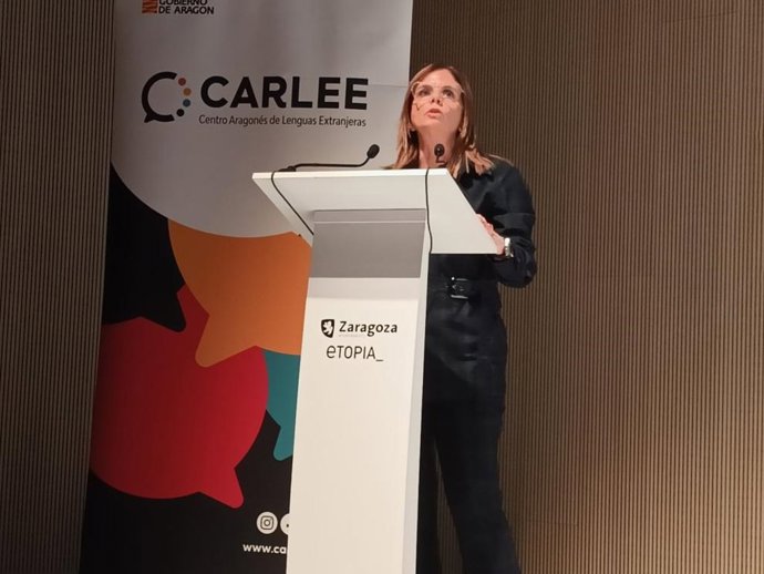 La directora general de Política Educativa, Ana Moracho, ha inaugurado el II Certamen de cortometrajes en lenguas extranjeras, que  se ha celebrado en Etopía.