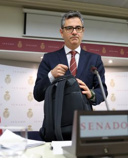 El ministro de la Presidencia, Justicia y Relaciones con las Cortes, Félix Bolaños, llega a la Comisión de Justicia, en el Senado.