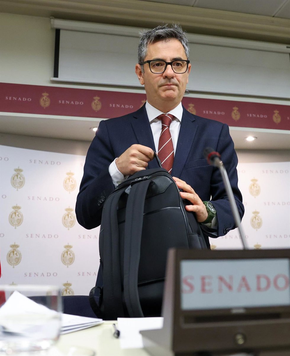 El ministro de la Presidencia, Justicia y Relaciones con las Cortes, Félix Bolaños, llega a la Comisión de Justicia, en el Senado.