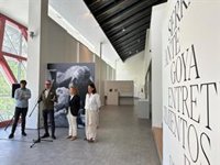 Una exposición muestra la mirada cómplice de Serrano y su diálogo con la obra de Goya en el IAACC Pablo Serrano