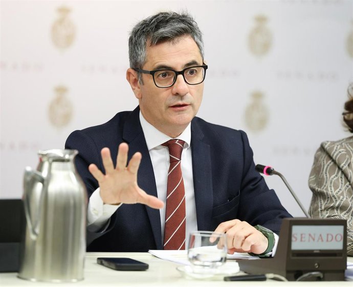 El ministro de la Presidencia, Justicia y Relaciones con las Cortes, Félix Bolaños, durante su intervención en la Comisión de Justicia, en el Senado, a 23 de mayo de 2025, en Madrid (España). 