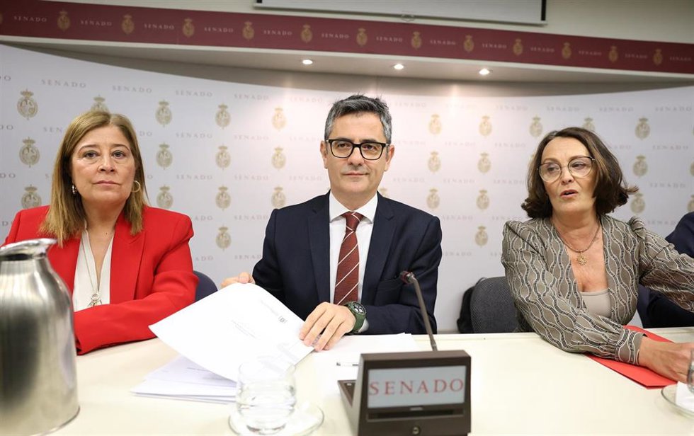 El ministro de la Presidencia, Justicia y Relaciones con las Cortes, Félix Bolaños (c), durante la Comisión de Justicia, en el Senado, a 23 de mayo de 2025, en Madrid (España). El ministro de Presidencia, Justicia y Relaciones con las Cortes, Félix Bola