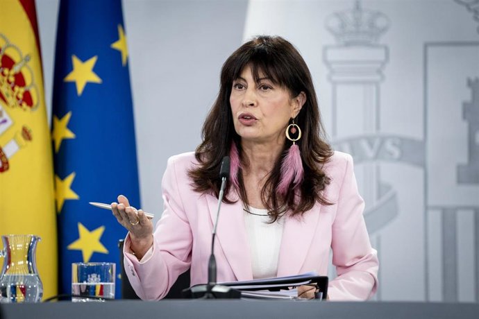 La ministra de Igualdad, Ana Redondo, durante una rueda de prensa tras la reunión del Consejo de Ministros, a 20 de mayo de 2025, en Madrid (España). 
