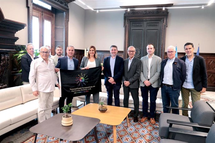 Catalá muestra el respaldo a la pirotecnia ante la celebración en València del Simposio Internacional en 2026