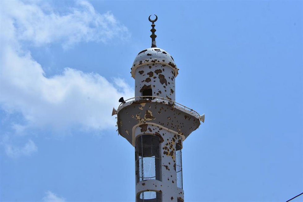 Archivo - Un minarete dañado por los combates en la ciudad sudanesa de Omdurmán  