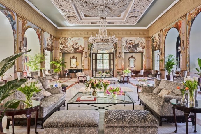 Duerme entre obras maestras: El Santa Catalina, a Royal Hideaway Hotel, un museo viviente del arte canario