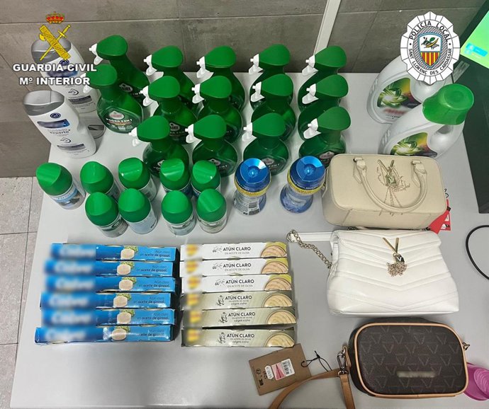 Objetos intervenidos por los agentes.