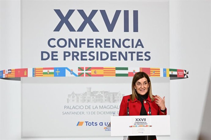 Archivo - La presidenta del Gobierno de Cantabria, María José Sáenz de Buruaga, en la XXVII Conferencia de Presidentes