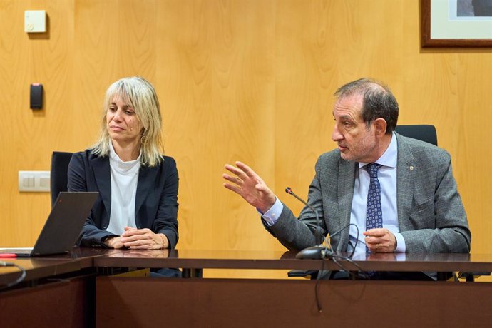 L'alcaldessa de Granollers (Barcelona), Alba Barnusell, i el conseller de Justícia i Qualitat Democràtica, Ramon Espadaler