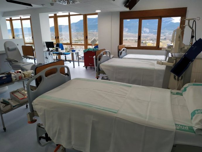 Archivo - Aragón cerrará casi 700 camas hospitalarias este verano.