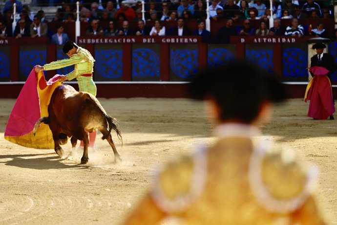 Archivo - El consejero de la Presidencia de la Junta de Andalucía, Antonio Sanz, asiste a la corrida de toros Picassiana que se celebra en la Plaza de Toros de La Malagueta, el 19 de abril de 2025, en Málaga (Andalucía, España). La Plaza de Toros de La Ma