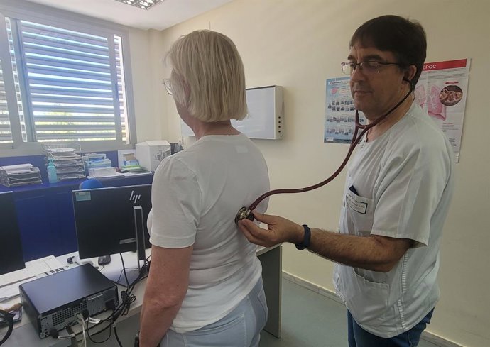Paciente en Consultas Externas del Hospital de Linares