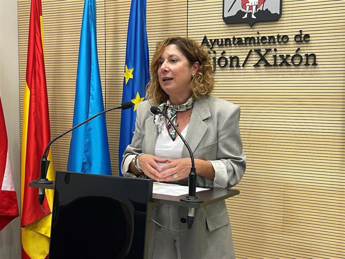 Archivo - Carmen Eva Pérez Ordieres, concejala y portavoz adjunta del Grupo Municipal Socialista del Ayuntamiento de Gijón.