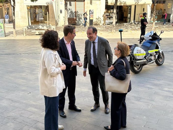 El conseller de Justícia i Qualitat Demogràfica de la Generalitat, Ramon Espadaler, s'ha reunit amb l'alcalde de Figueres (Girona), Jordi Masquef.