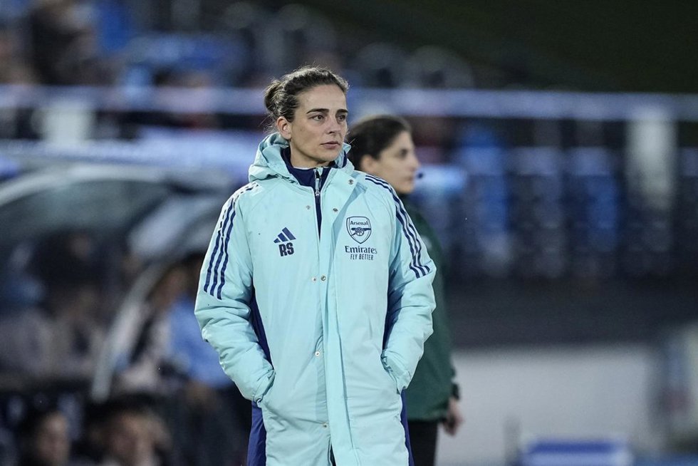 Archivo - Renee Slegers, head coach of Arsenal, looks on during the UEFA Womens Champions League Quarter Final first leg, football match played between Real Madrid CF and Arsenal FC at Alfredo Di Stefano stadium on March 18, 2025, in Valdebebas, Madrid