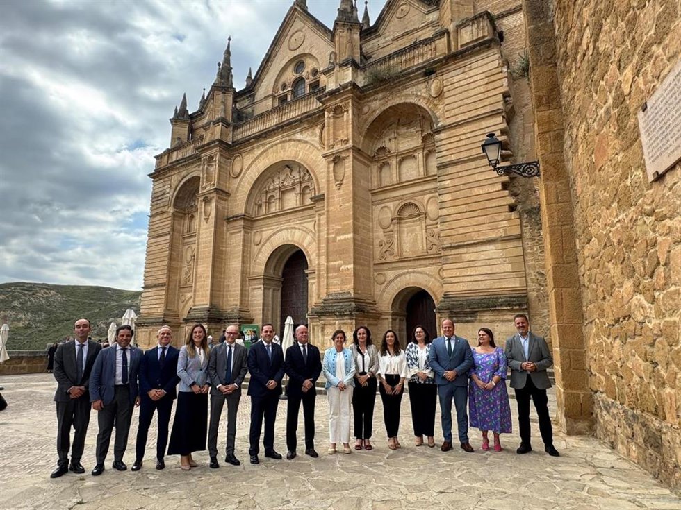 La secretaria general de la FAMP, Yolanda Sáez, en el acto de entrega de las bases técnicas de los Planes Municipales contra el Cambio Climático a los municipios de menos de 50.000 habitantes.
