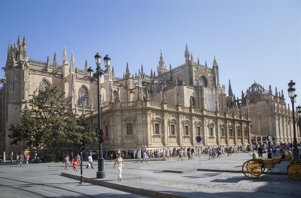 Archivo - Entorno protegido de la Catedral, el Alcázar y el Archivo de Indias en Sevilla.