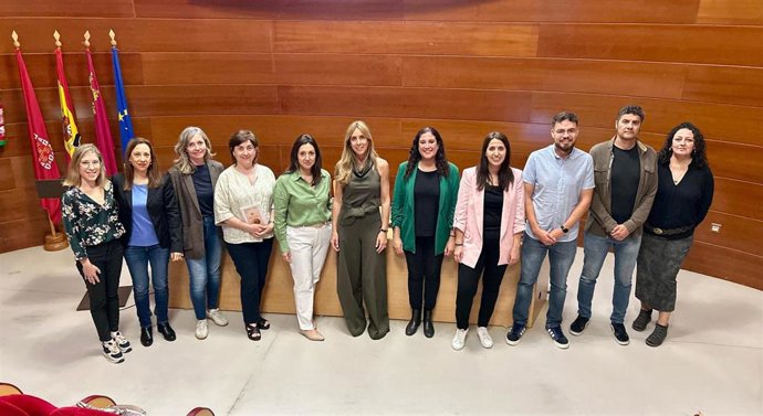 La concejala de Talento Joven y Espacios Públicos, Sofía López-Briones, y la concejala de Bienestar Social, Familia y Salud, Pilar Torres han participado en la jornada