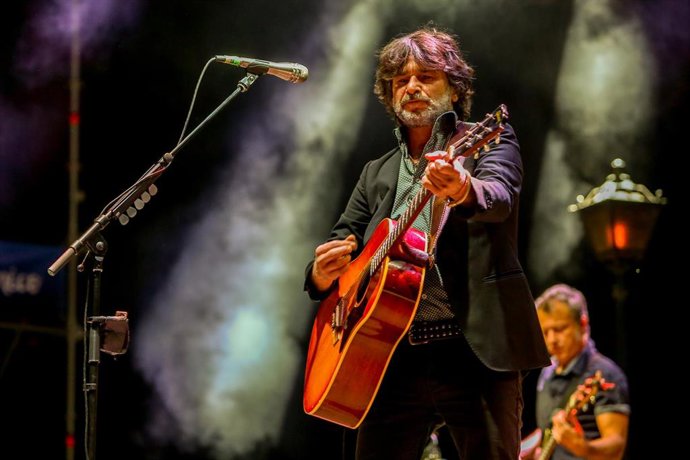 Archivo - El cantante Quique González.-ARCHIVO