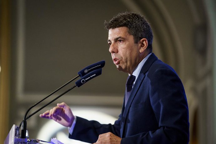 Archivo - Arquivo - O presidente da Generalitat Valenciana, Carlos Mazón, em um café da manhã do Forum Europe no Mandarin Oriental Ritz Hotel, em 24 de fevereiro de 2025, em Madri (Espanha).