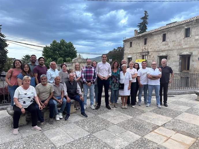 Juan Latorre, líder provincial, asistió a la Asamblea para renovar la dirección del PSOE de La Guardia.