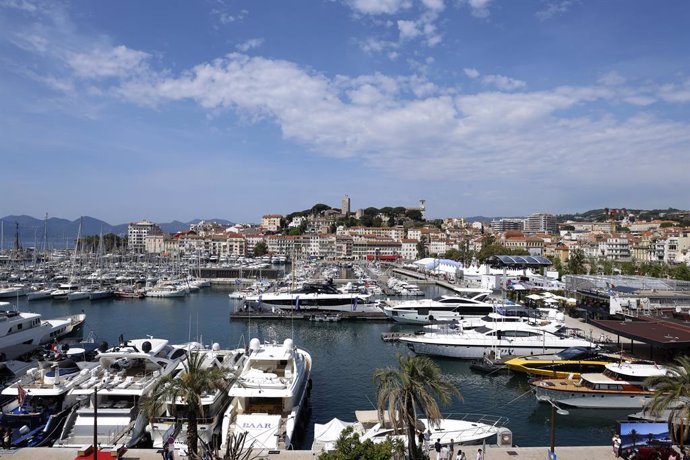 May 19, 2025, Cannes, France: Aerial View of the city and harbour of Cannes during the 78th Cannes Film Festival from Palais des Festivals in Cannes, France, on 19 May 2025. Photo: Alec Michael