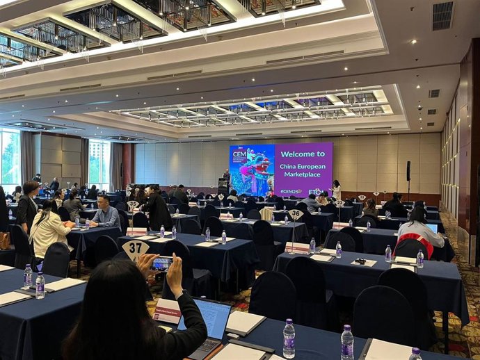 Archivo - La Junta participa en una jornada comercial en China.