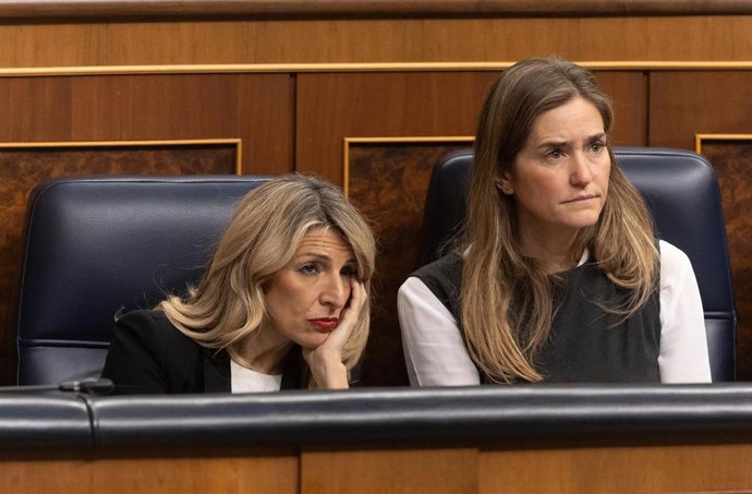 Archivo - La vicepresidenta segunda y ministra de Trabajo, Yolanda Díaz y la vicepresidenta tercera y ministra para la Transición Ecológica, Sara Aagesen, a 12 de marzo de 2025, en Madrid (España). 