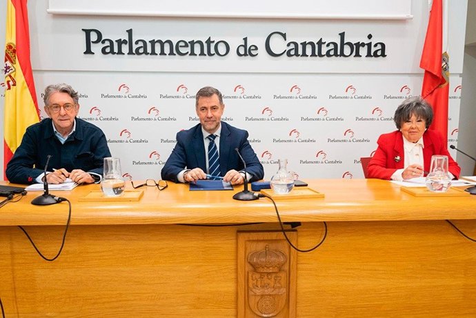 El consejero de Cultura, Luis Martínez Abad, durante la presentación de la conferencia