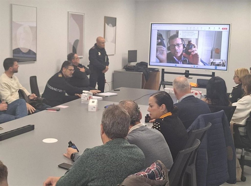 Policía Local de Jerez incorpora cámaras unipersonales que podrán activar durante sus intervenciones
