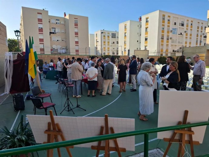 El Colegio Luisa de Marillac del Puerto entrega los premios literarios en homenaje a Sor María Aguilar.