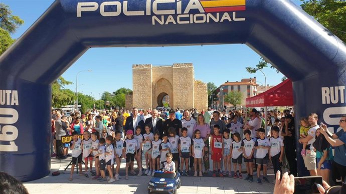 La XI edición de la carrera solidaria 'Ruta 091' de la Policía Nacional.