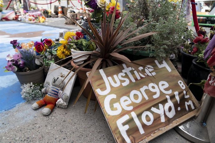 Archivo - Imagen de archivo de una vigilia por George Floyd 