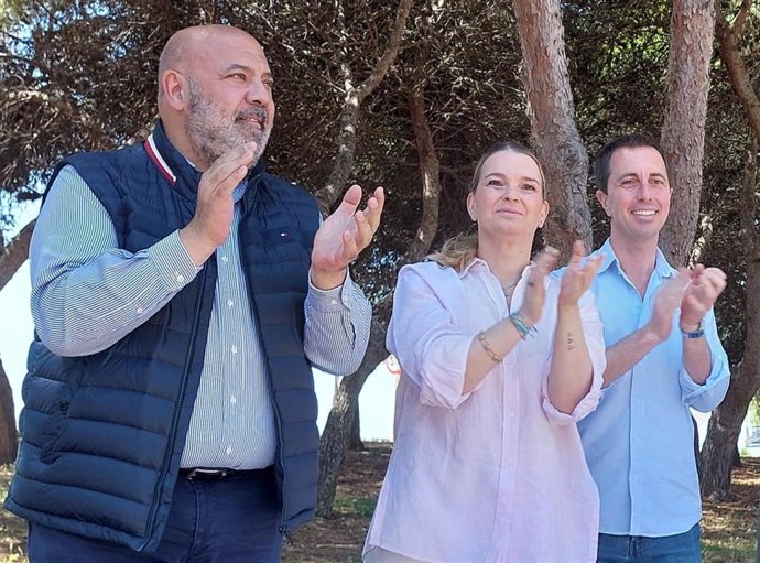 (I-D) El Presidente Del PP De Palma Y Alcalde De La Capital, Jaime Martínez; La Presidenta Del PP De Baleares Y Del Govern, Marga Prohens, Y El Presidente Del PP De Mallorca Y Del Consell, Llorenç Galmés