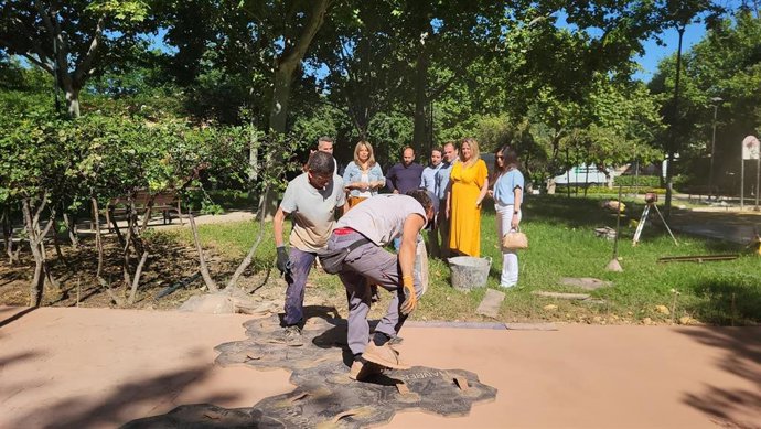 El Ayuntamiento de Sevilla ejecuta la segunda fase de la renovación del Parque Ramón Rubial.