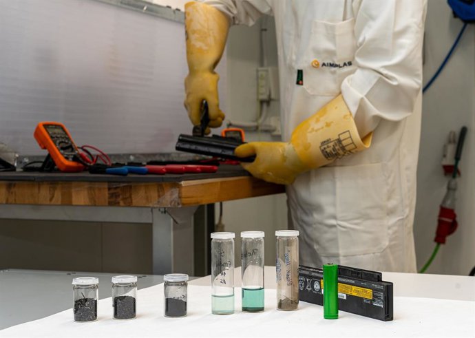 Archivo - Ivace+i recibe más de 100 proyectos de investigación de centros tecnológicos en los que colaboran 341 empresas 