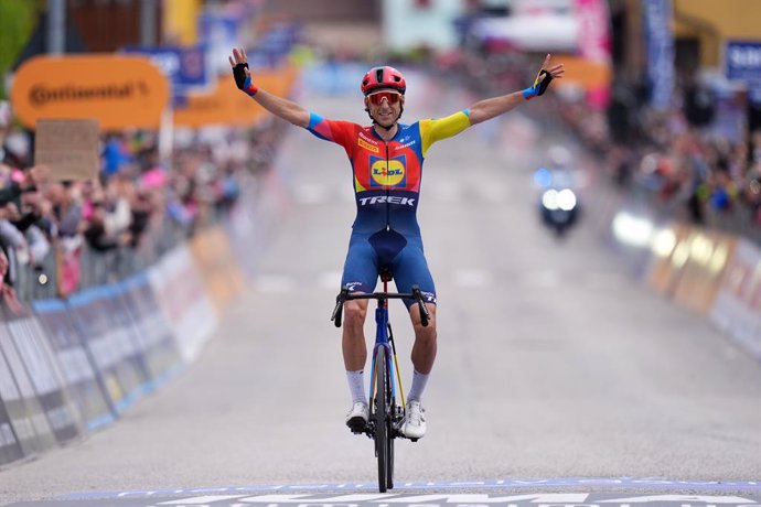 El ciclista español Carlos Verona (Lidl-Trek) gana la decimoquinta etapa del Giro de Italia