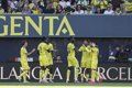 El Villarreal golea al Sevilla con olor a despedida de Baena